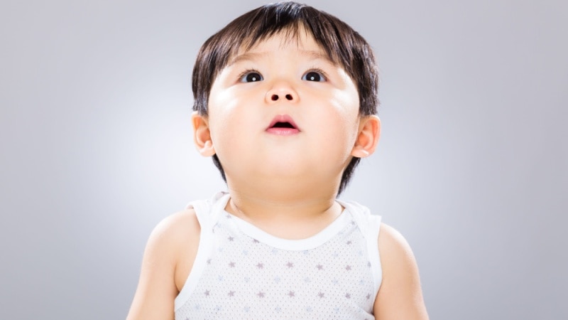 bayi bisa melihat umur berapa