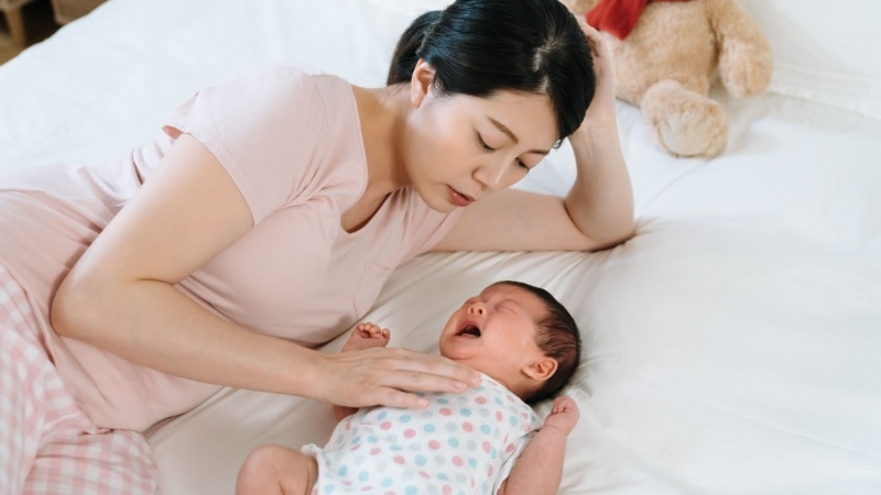 Bayi Susah Tidur Padahal Kenyang? Ini Solusinya!