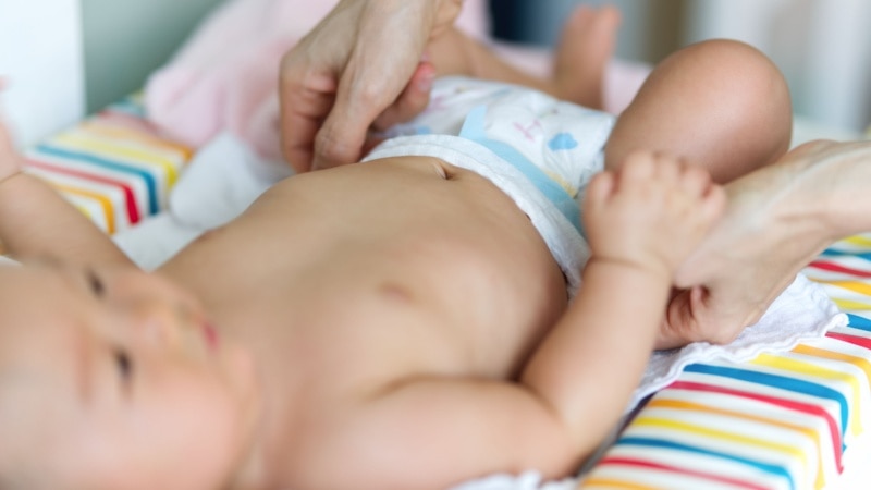 Kenapa Bayi Baru Lahir Sering BAB? Ini Penjelasannya!