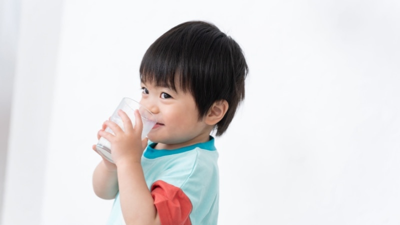 Aturan Minum Susu UHT untuk Anak Usia 2 Tahun