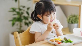Apa Saja Vitamin yang Baik untuk Pencernaan Anak?