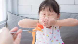 Anak Diare Tidak Mau Makan? Ini Cara Menjaga Cairan dan Nutrisi
